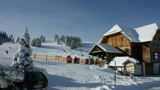 Pirstingerkogel lift ski winter family holidays