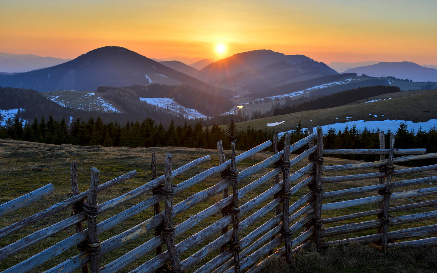 Sonnenuntergang im Naturpark Almenland