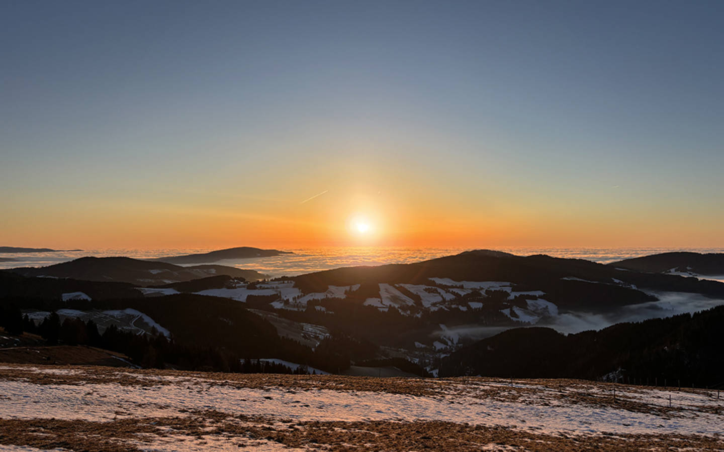 Sonnenaufgang auf der Sommeralm im Naturpark Almenland