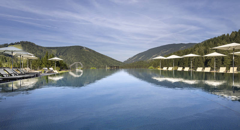 Infinity Pool at the Almwellness Hotel Pierer in the Almenland