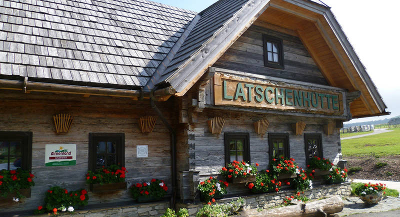 The mountain hut "Latschenhütte" direktly at the Teichalm lake