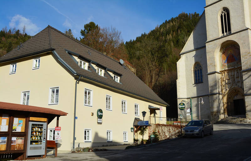 Guesthouse "Pernegger Dorstube" next to the "Frauenkirche" in Pernegg