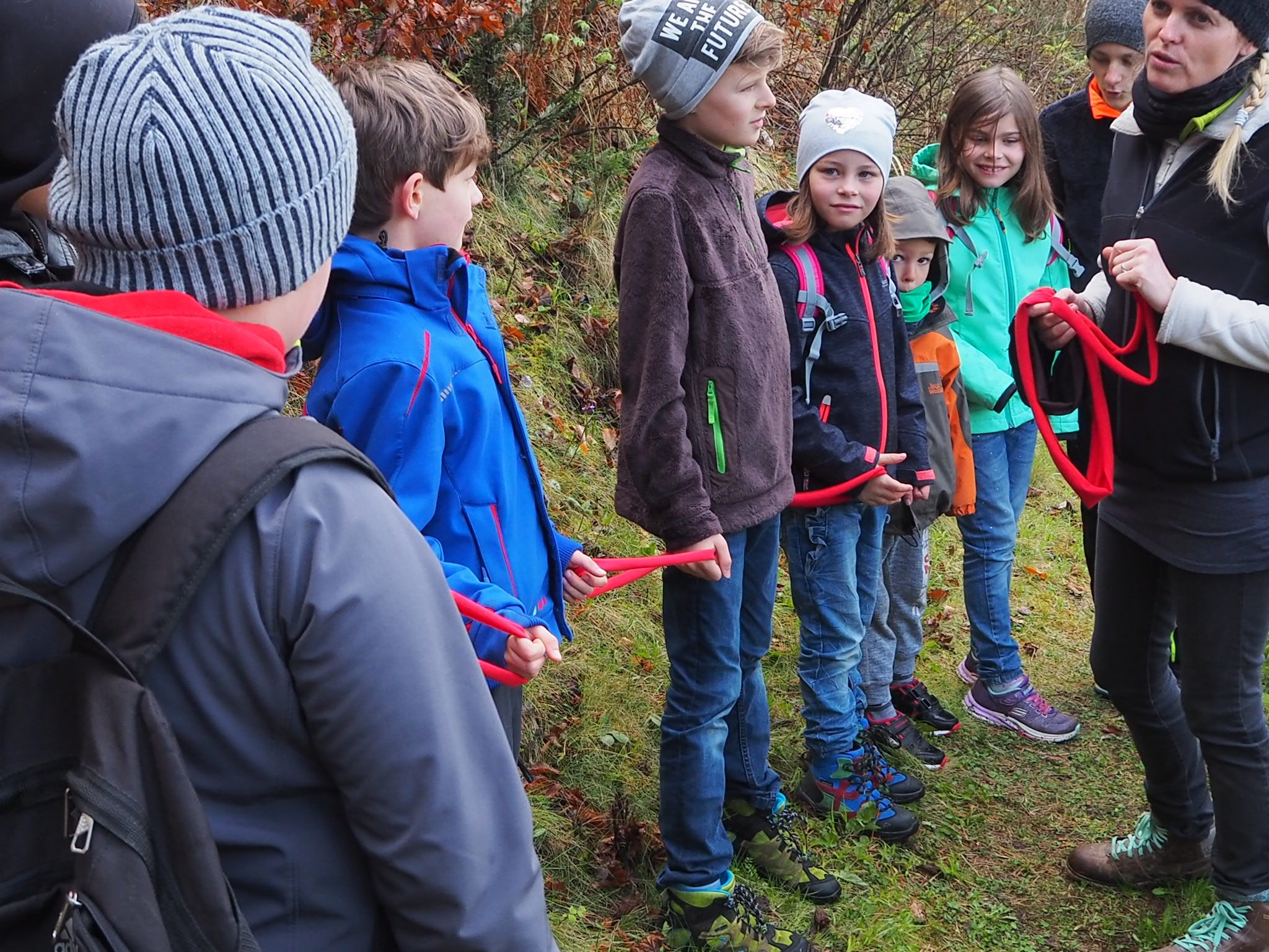 Kinder spielen gemeinsam